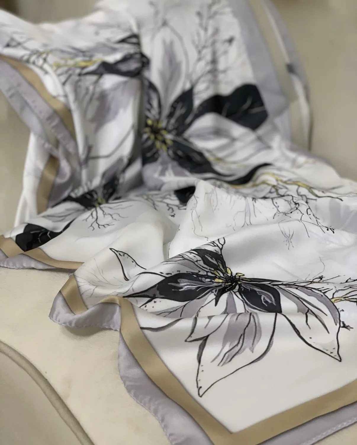 Lily Noir